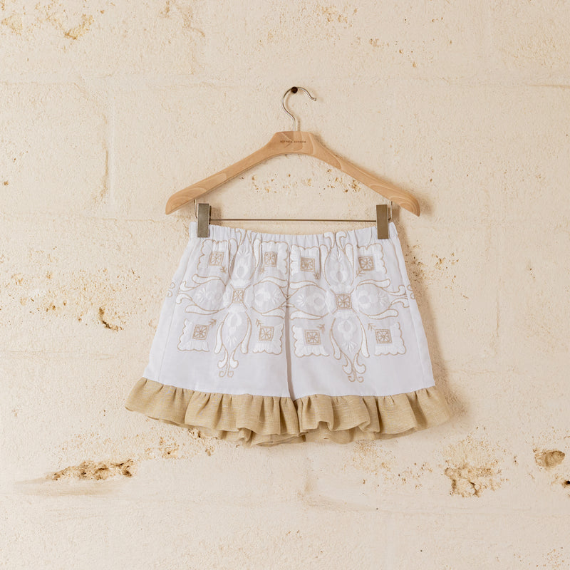 Primula Embroidery Shorts Biege - One of a Kind